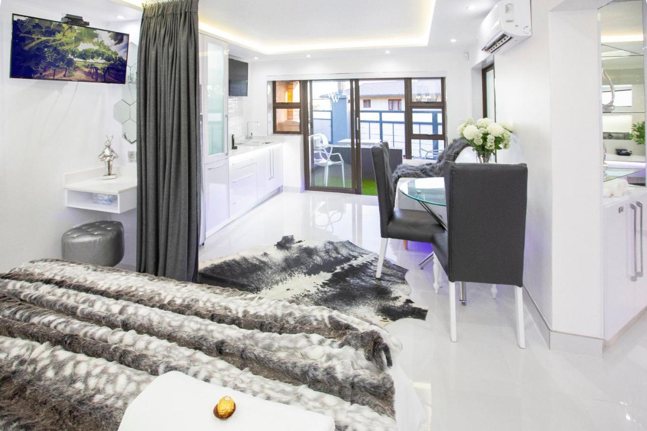 Wilderness Waters Boutique Suites - Adults Only Eksteriør billede